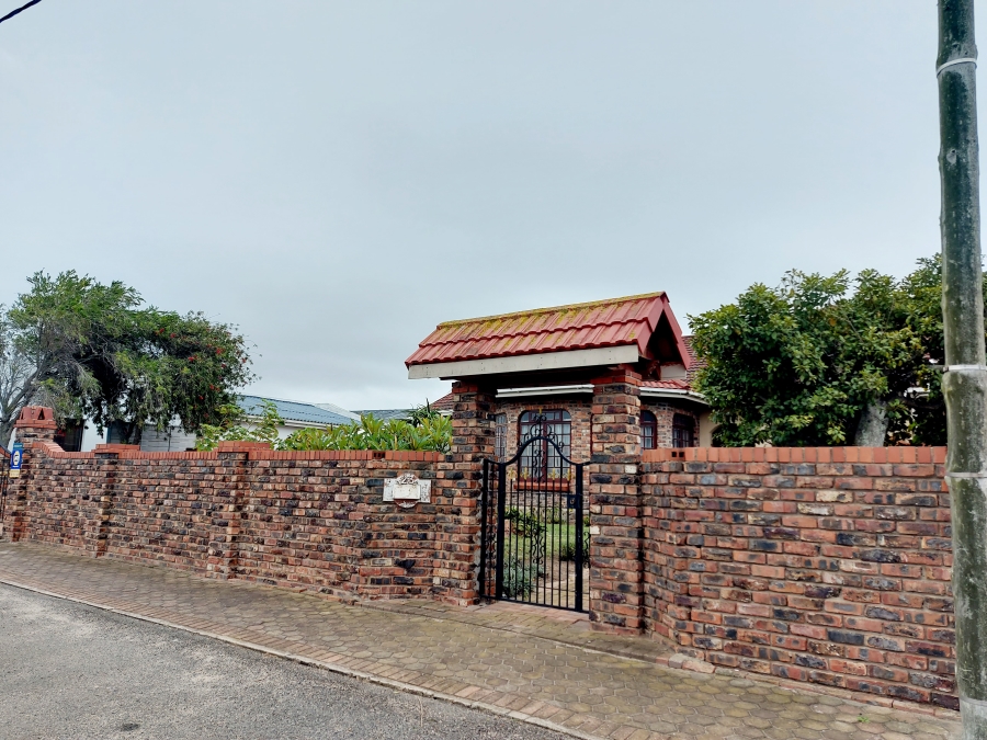 4 Bedroom Property for Sale in Da Nova Western Cape